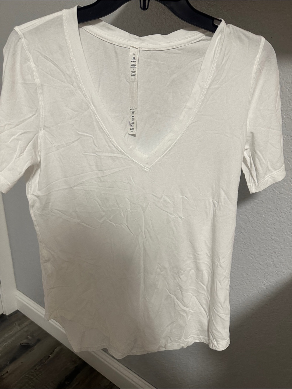 lululemon athletica White V-Neck Short Sleeve Tee
